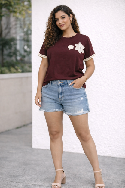 T-Shirt Feminina Bordada Premium – Estampa Exclusiva